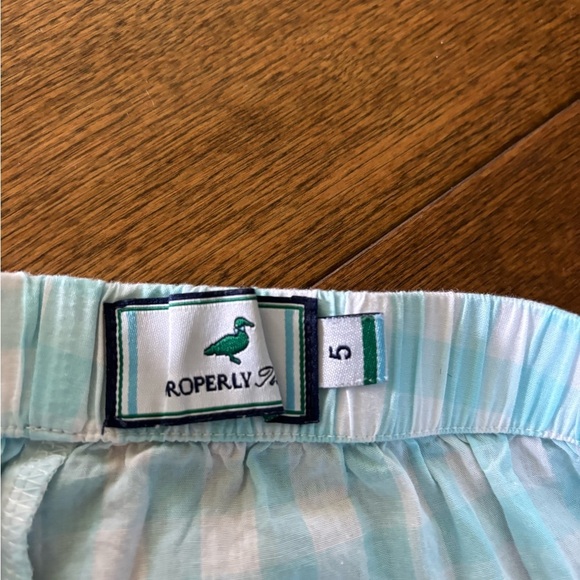 Properly tied shorts boys size 5 - Picture 2 of 3